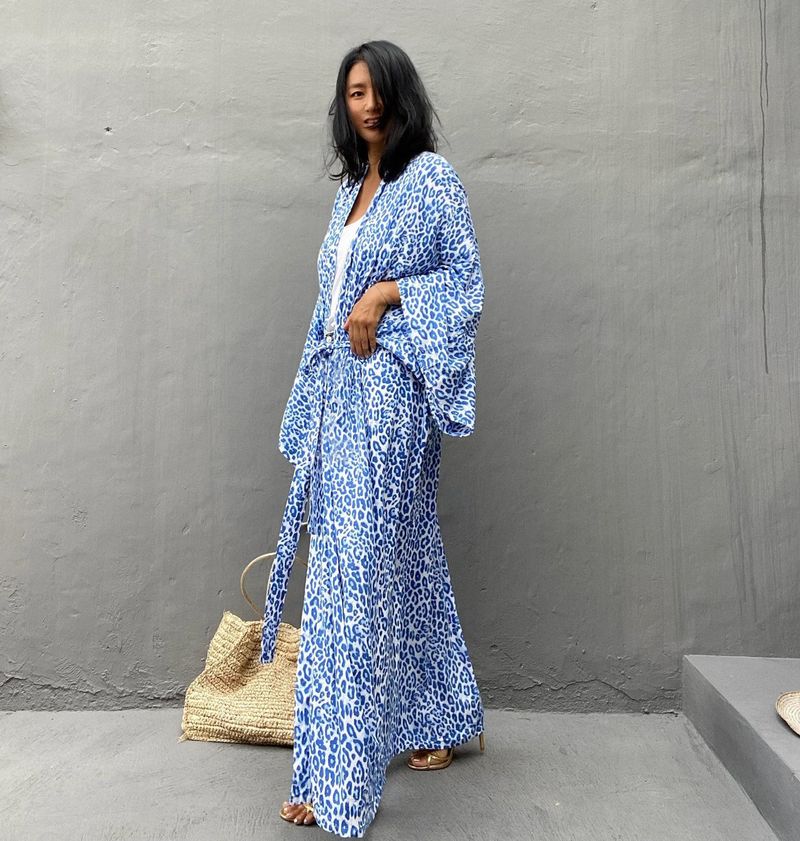 Leichtes Strandkleid aus Baumwolle für Damen – Sonnenschutz-Kimono mit Blumendruck, Bikini-Wickeltuch, Bademoden-Überzug für den Urlaub_voghion.com