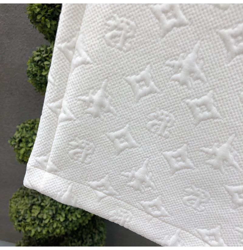 Light Luxury Style White Jacquard For Men, Summer Trendy Brand Five-Point Shorts, 2024 New Men's Half-Length Shorts_voghion.com