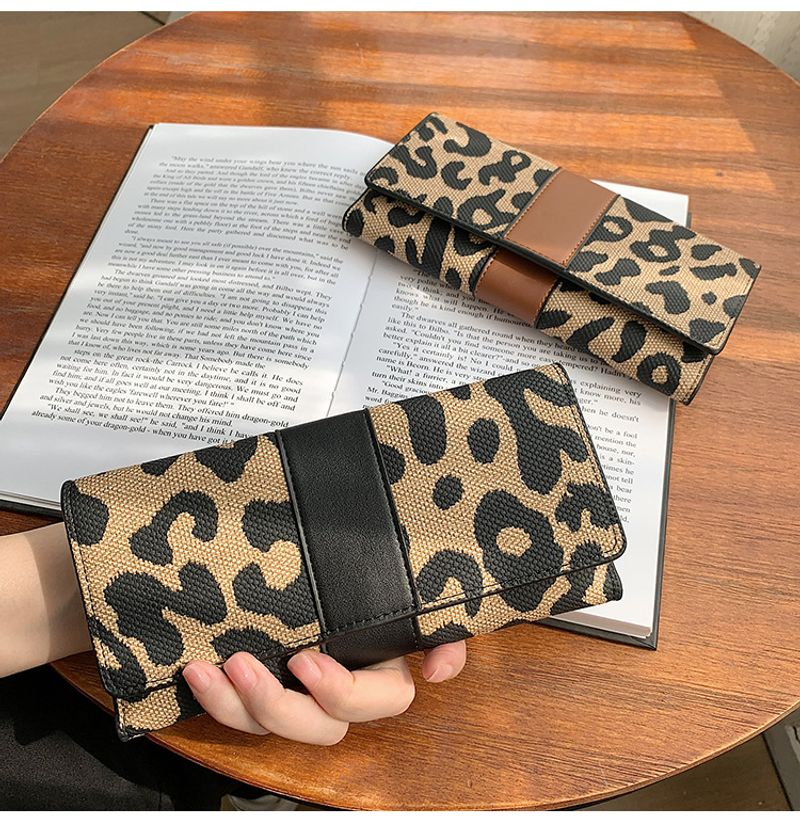 Women's 2024 New Leopard Print Internet Celebrity Fashion Large Capacity Coin Purse Folding Multi-Card Slot Long Wallet_voghion.com