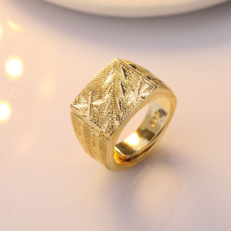 Anello aperto da uomo placcato in rame con fiore in oro opaco Zhenrong Lao_voghion.com