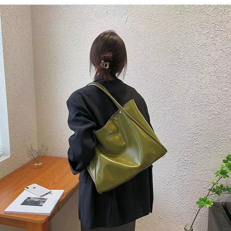 Textured large capacity bag shoulder bag computer handbag versatile underarm bag new mommy bag square tote bag_voghion.com