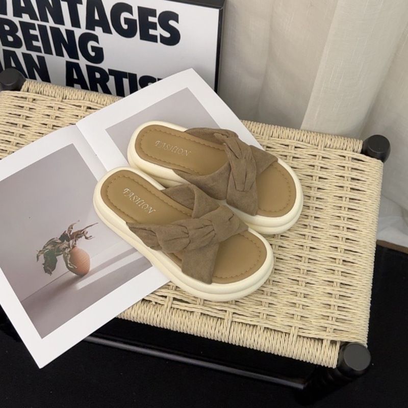 Plattform Dicke Sohle Slipper Für Frauen Sommer Outdoor 2025 Neue Bestickte Veratile Mit Rock Cro Strap Strand_voghion.com