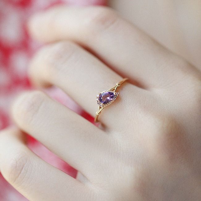 Derselbe künstlerische, mit natürlichem Amethyst plattierte 14-karätige kleine Wassertropfenring von „Nile Garden“ für Damen_voghion.com