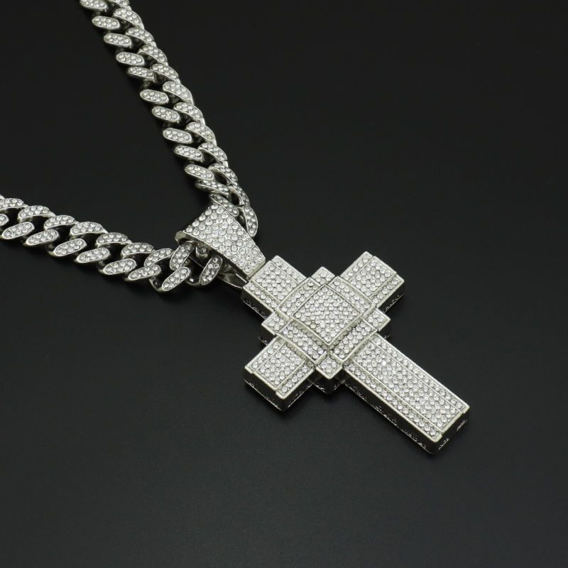 Trendy merkdiamanten ingelegde kruishalsketting, hiphop vol diamanten, overdreven straatrap, lichte luxe, niche_voghion.com