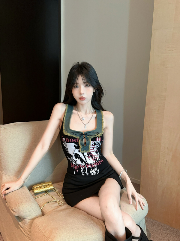 Canotta estiva in denim patchwork con stampa di lettere e lacci in stile americano, per donne con un senso del design da ragazza hot_voghion.com