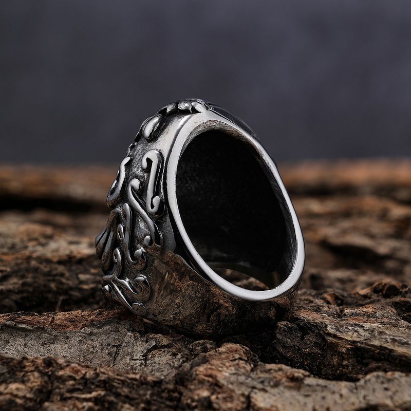 Orologio da uomo alla moda in acciaio inossidabile con teschio inciso in stile punk classico_voghion.com