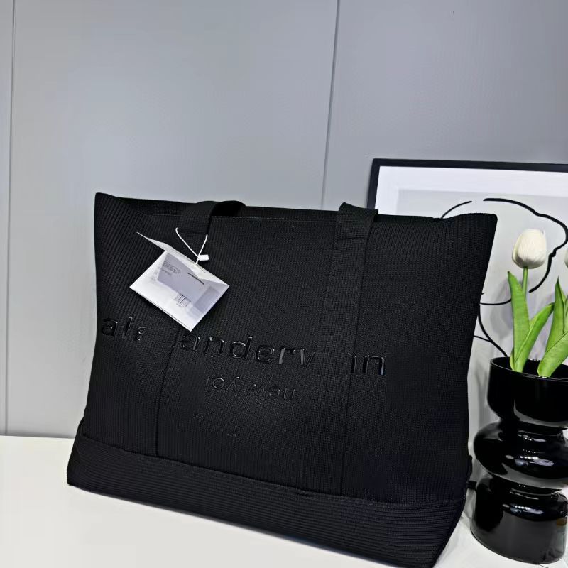 2025 New Simple Letter Canvas Tote Zipper Shoulder Casual Cloth Snack Shopping Bucket Bag For Women_voghion.com
