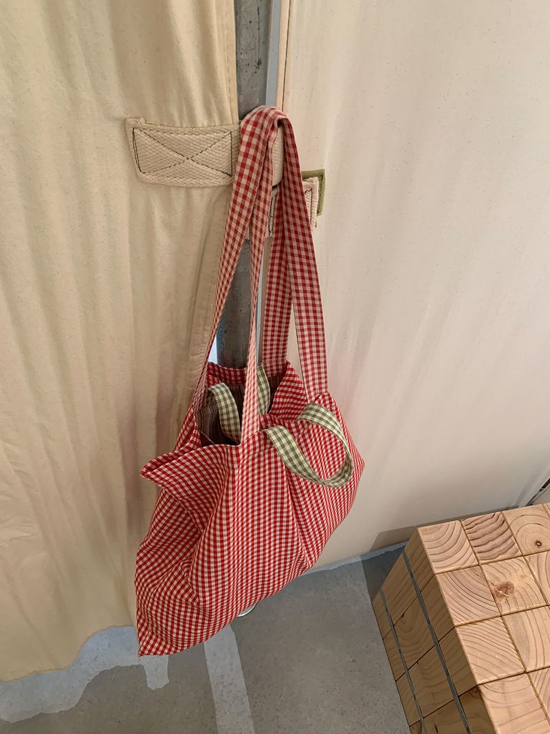 2025 Spring And Summer New Small Red Hat Oversized Plaid Canvas Shoulder Bag Lazy Versatile Daily Fashion Exquisite_voghion.com