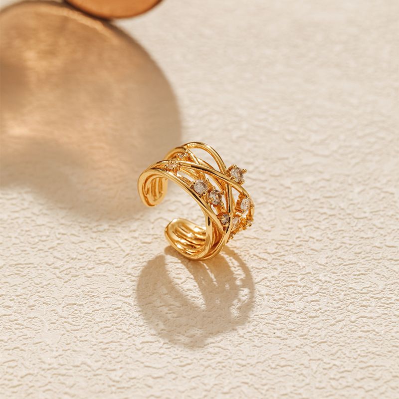 Anello di alta qualità in vero oro K placcato in ottone con design a farfalla e personalità, zircone, design squisito a goccia d'acqua_voghion.com