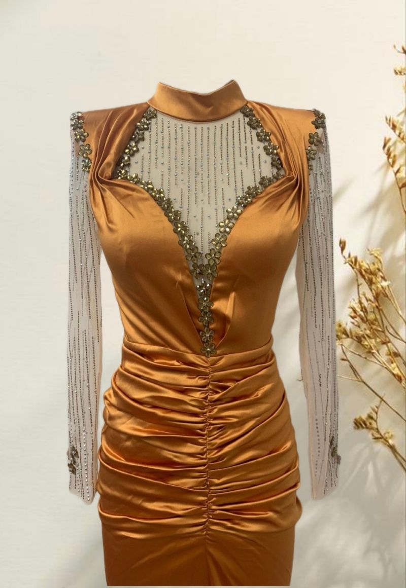 Robe de soirée élégante fendue à sequins dorés, en maille transparente et taille haute, idéale pour les soirées de gala - Robe de soirée à manches longues et col en U_voghion.com