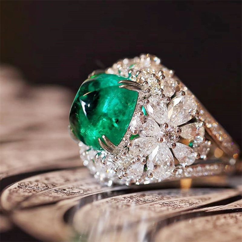 Nuovo anello classico con zircone verde per la nonna di Cao Shi, regalo di nozze_voghion.com