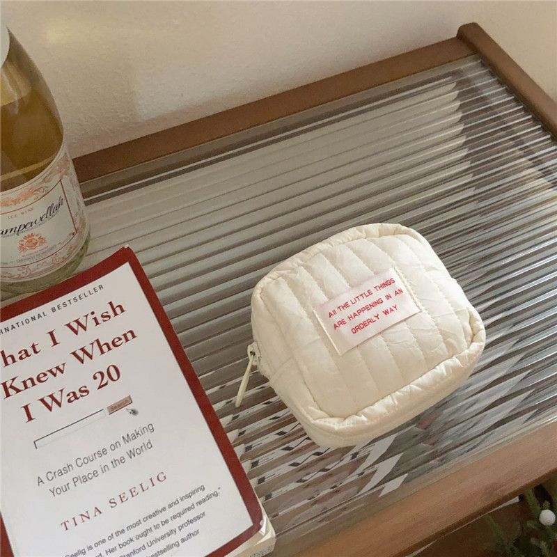 Koreanischen Stil Einfache Quadratische Kleine Make-Up Student Nische Kopfhörer Geldbörse Mädchen Tragbare Lippenstift Lagerung Tasche_voghion.com