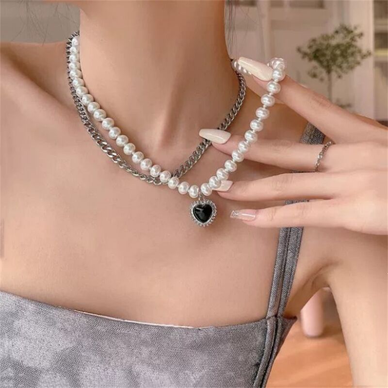 Hot sales Women's black heart-shaped pendant necklace_voghion.com