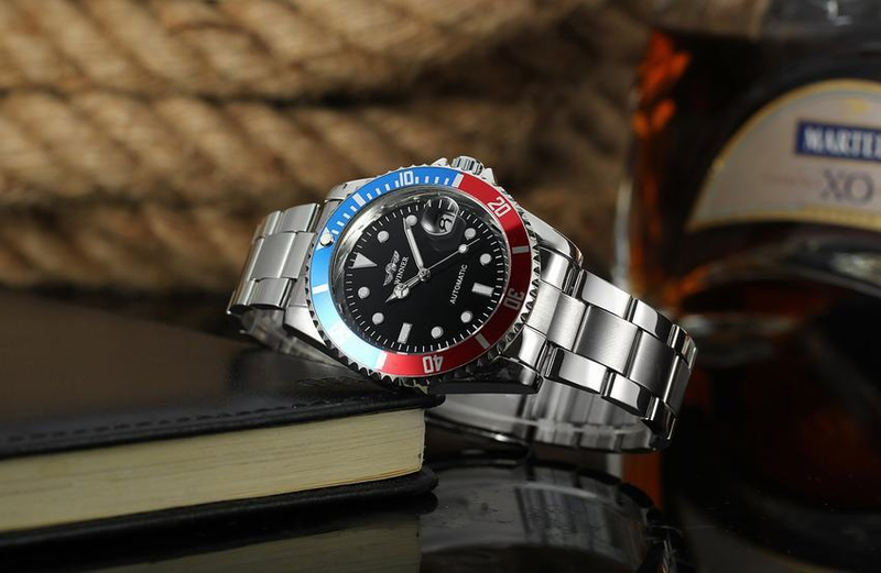 Automatische mechanische Herrenuhr mit leuchtenden Zeigern, Datumsanzeige, Skelettzifferblatt und Edelstahlarmband. Stahlarmbanduhr für Herren_voghion.com