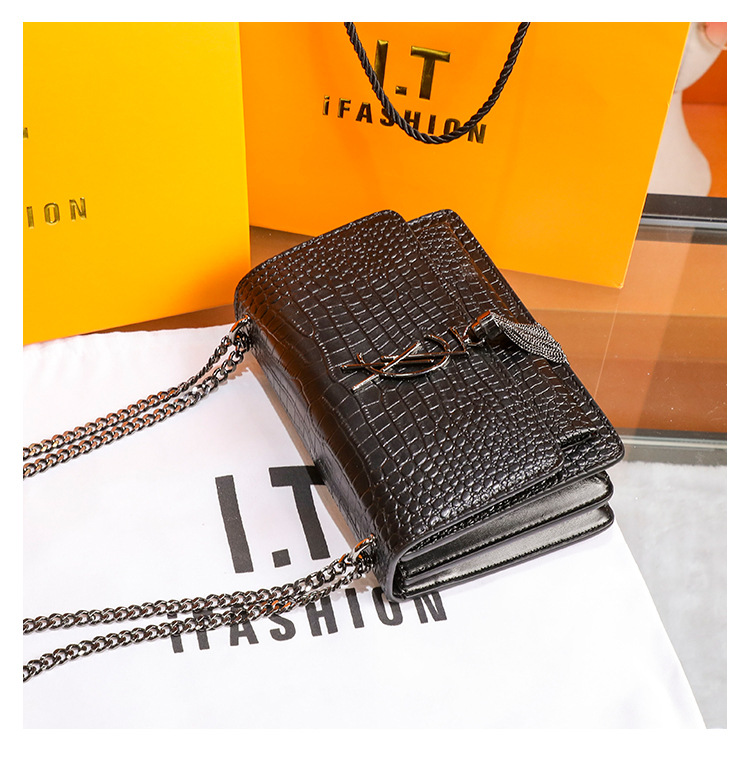 Borsa quadrata piccola a tracolla con catena a tracolla con motivo coccodrillo estivo di nuova moda da donna_voghion.com