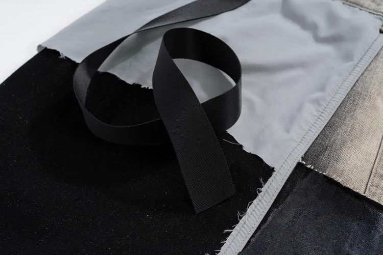 Jeans a zampa cerati allungati con gamba larga e stile trendy casual con cuciture a contrasto di colore e rivestimento di alta qualità da uomo_voghion.com