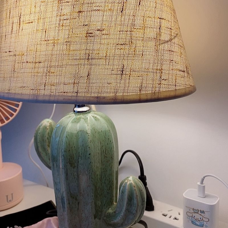 Lampe de chevet créative nordique en céramique pour chambre de fille, luminaire décoratif à intensité variable, protection des yeux, idéal pour une étude ou une chambre d'enfant_voghion.com