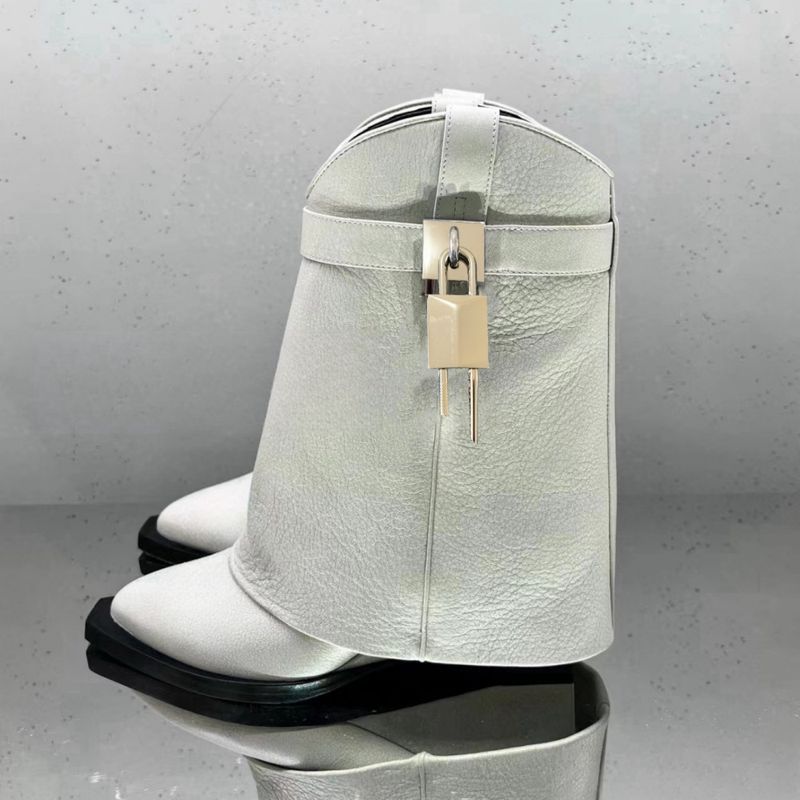 2023 Neue spitze Keilstiefel aus geprägtem Leder mit mittlerer Wade und Metallschnalle, spezielle Damenschuhe in großen Größen_voghion.com