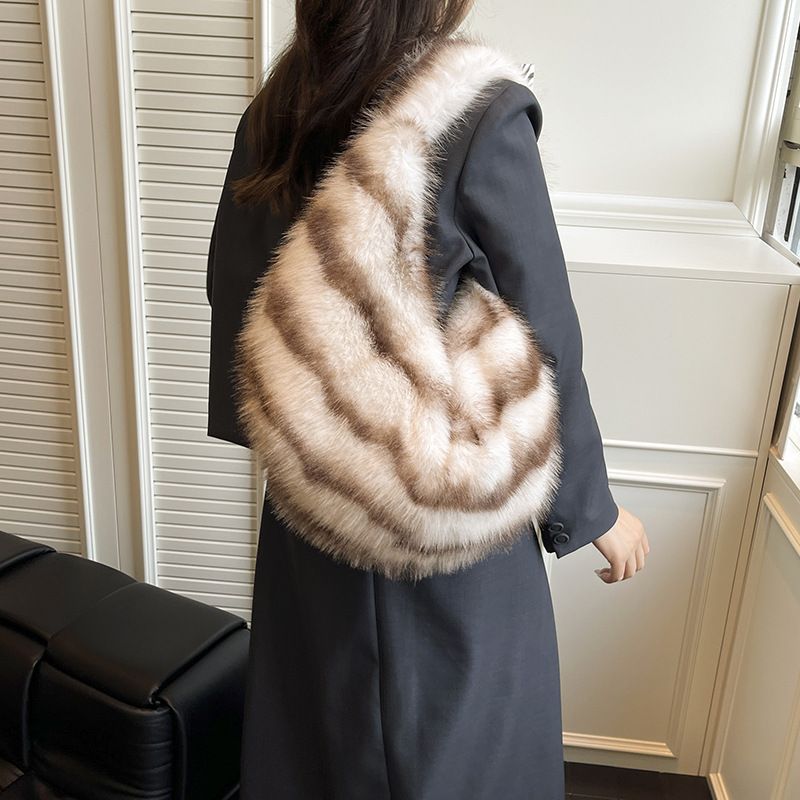Nuova borsa da viaggio calda e versatile in peluche, con tracolla singola in pelliccia di alta qualità, in stile Hot Girl_voghion.com