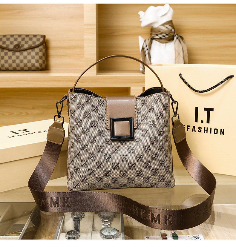 Women's Bags 2024 New Large-capacity Bucket Bag Fashion Popular Handheld Shoulder Bag Versatile Texture Diagonal Cross Bag Tide_voghion.com