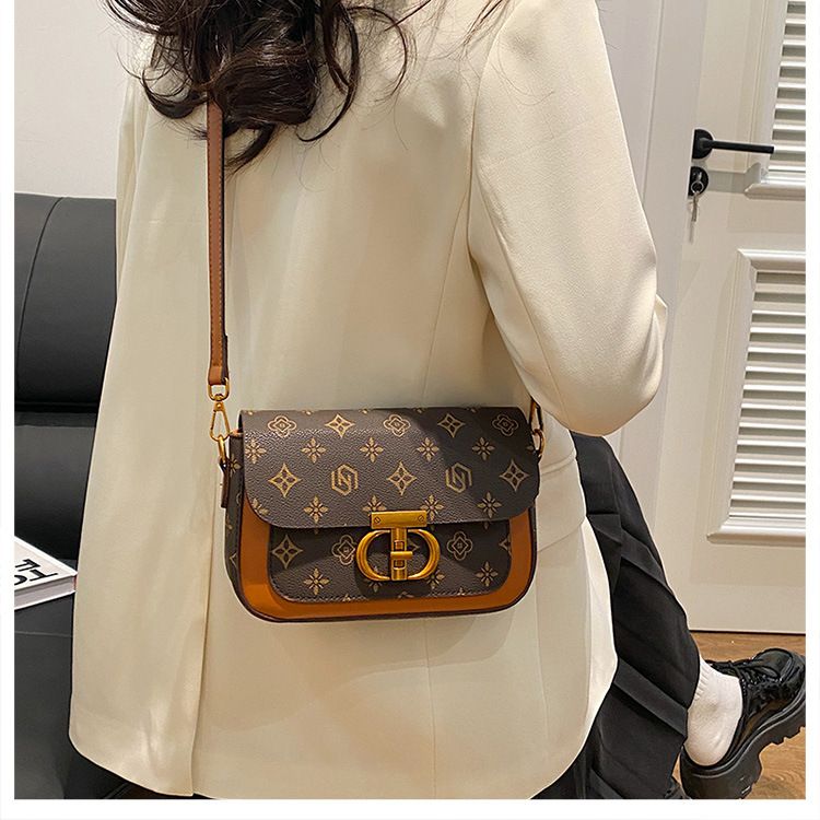 Fibbia con chiusura di alta qualità, grande capacità, elegante borsa quadrata piccola, 2024 nuova monospalla versatile e alla moda_voghion.com