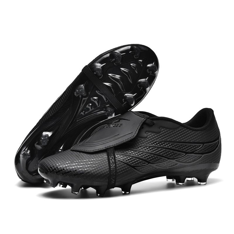 Scarpe da calcio per ragazzi con punte lunghe e rotte_voghion.com