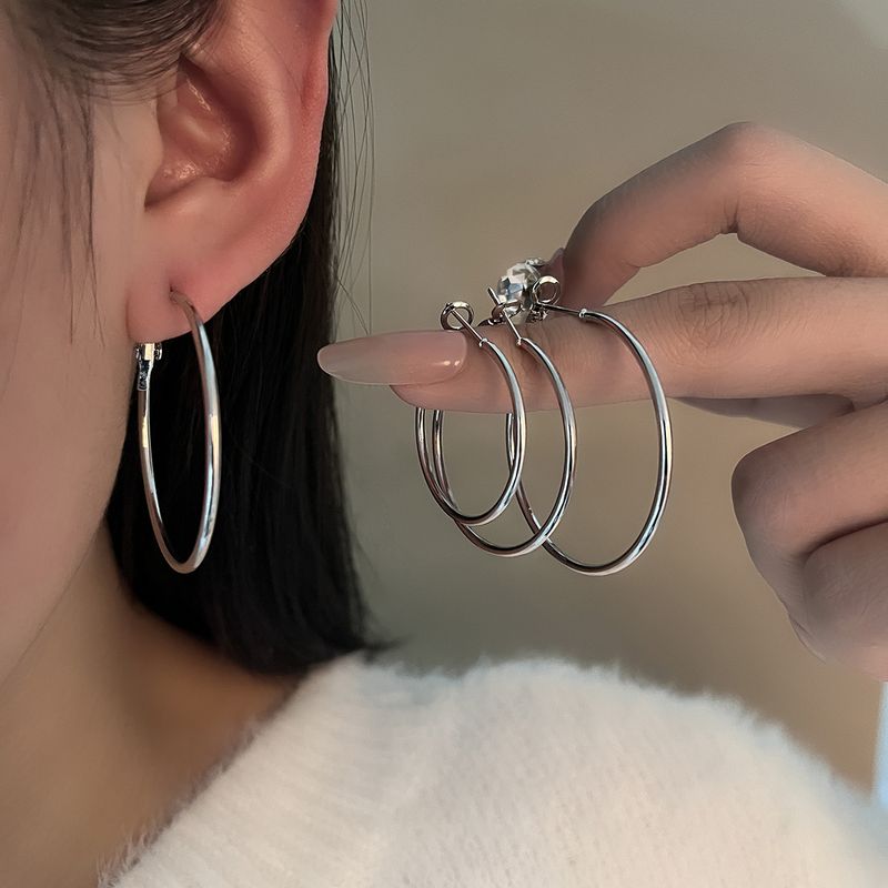 Set INS Cold Style Silver Hoop Elegant Korean Fashion Stud For Women Trendy Niche Exaggerated Circle Earrings_voghion.com