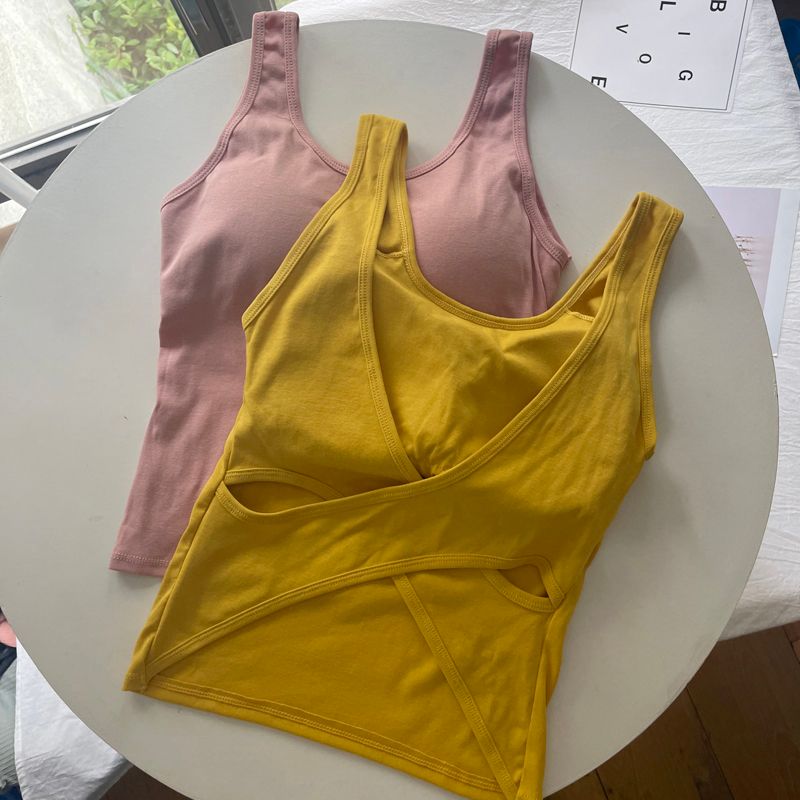 Bellissimo reggiseno interno esterno con parte posteriore piccola, canotta bianca_voghion.com
