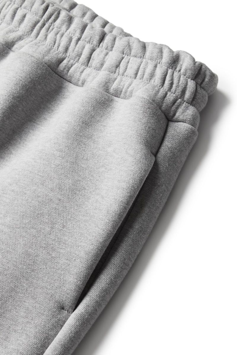 Ropa para hombre: Trajes holgados con hombros caídos, sudaderas con dobladillo acanalado, cinturones elásticos con cordón oculto y pantalones deportivos._voghion.com
