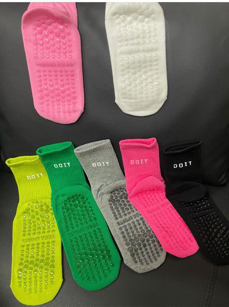 Surge Yoga For Women Indoor Fitness Mid-Calf Sports Anti-Pilling Jump Exercise Silicone Non-Slip Floor Pilates Socks_voghion.com