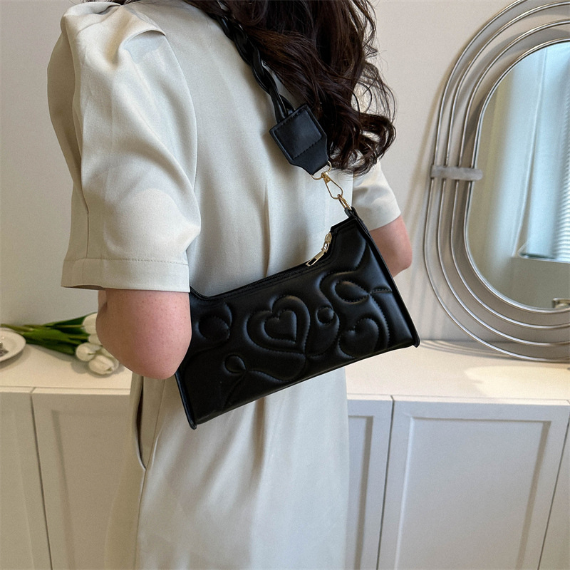 2023 New Spring Retro tinta unita ricamo filo amore ascella piccola borsa quadrata all-match casual borsa a tracolla tendenza moda_voghion.com