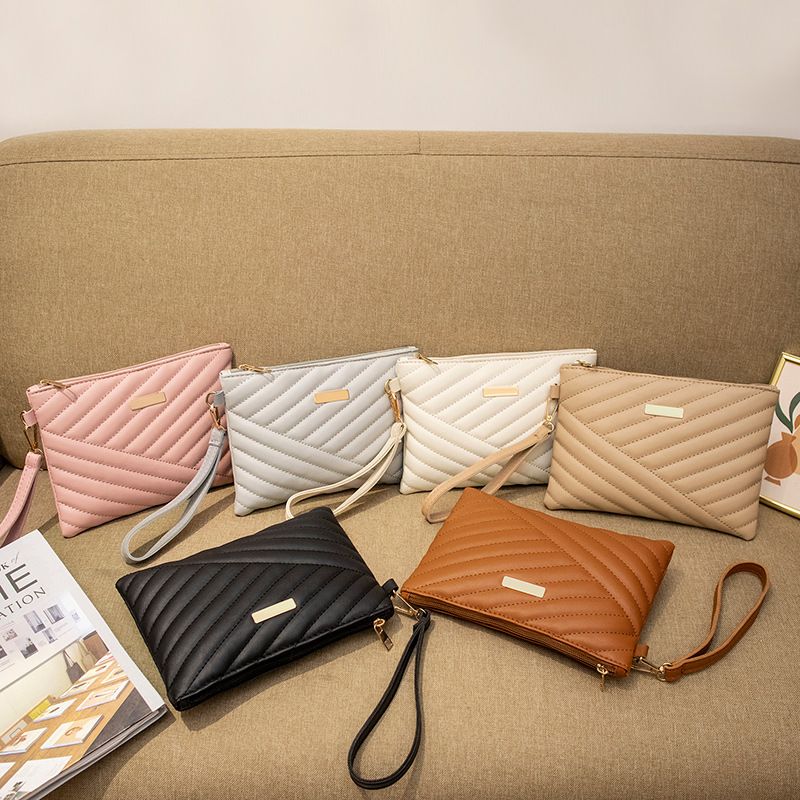 Embroidered mobile phone bag small package large capacity women's bag fashionable all match handbag_voghion.com