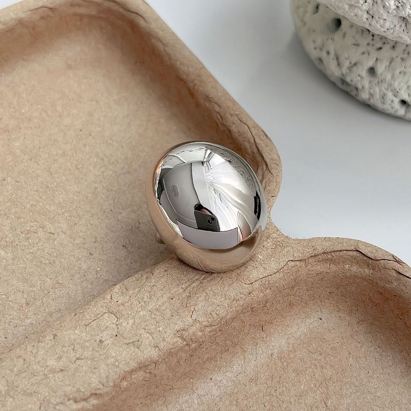 Metallic Glossy 3D Minimalist Oval For Women, Unique Exaggerated High-End Design Sense Hand Jewelry Ring_voghion.com