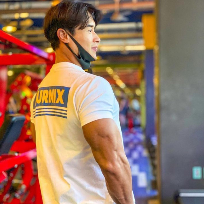 Muscle Spring/Summer New Men's Sports Leisure Gym Training Running Cotton Slim Fit Elastic Korean Short Sleeve T-shirt_voghion.com