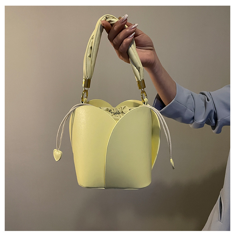 Women's 03 Summer Simple And Exquisite Drawstring Bucket Fashion Trend Petal One Shoulder Crossbody Bag_voghion.com