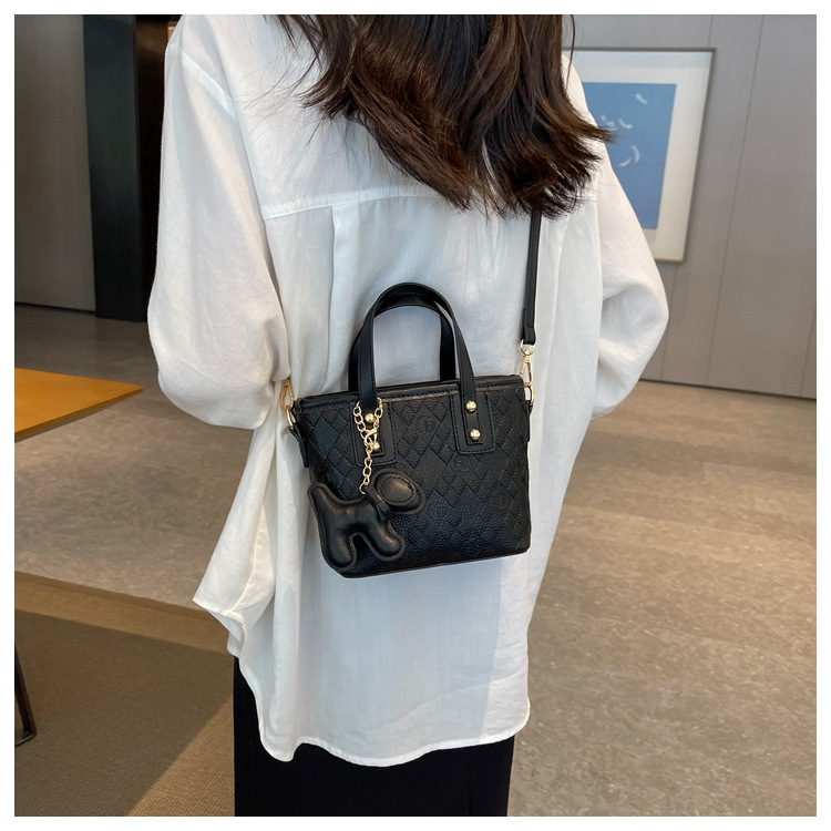 Lingge portatile da donna in coordinato con colori per piccoli gruppi nel 2023, nuova borsa a secchiello semplice e alla moda, casual e versatile_voghion.com