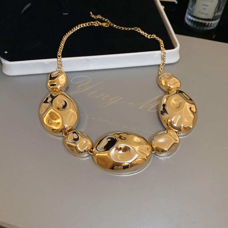 Exaggerated Design With Bright Pleated Earrings Necklace Set, Exquisite Fashionable Collarbone Chain, Light Luxury And_voghion.com