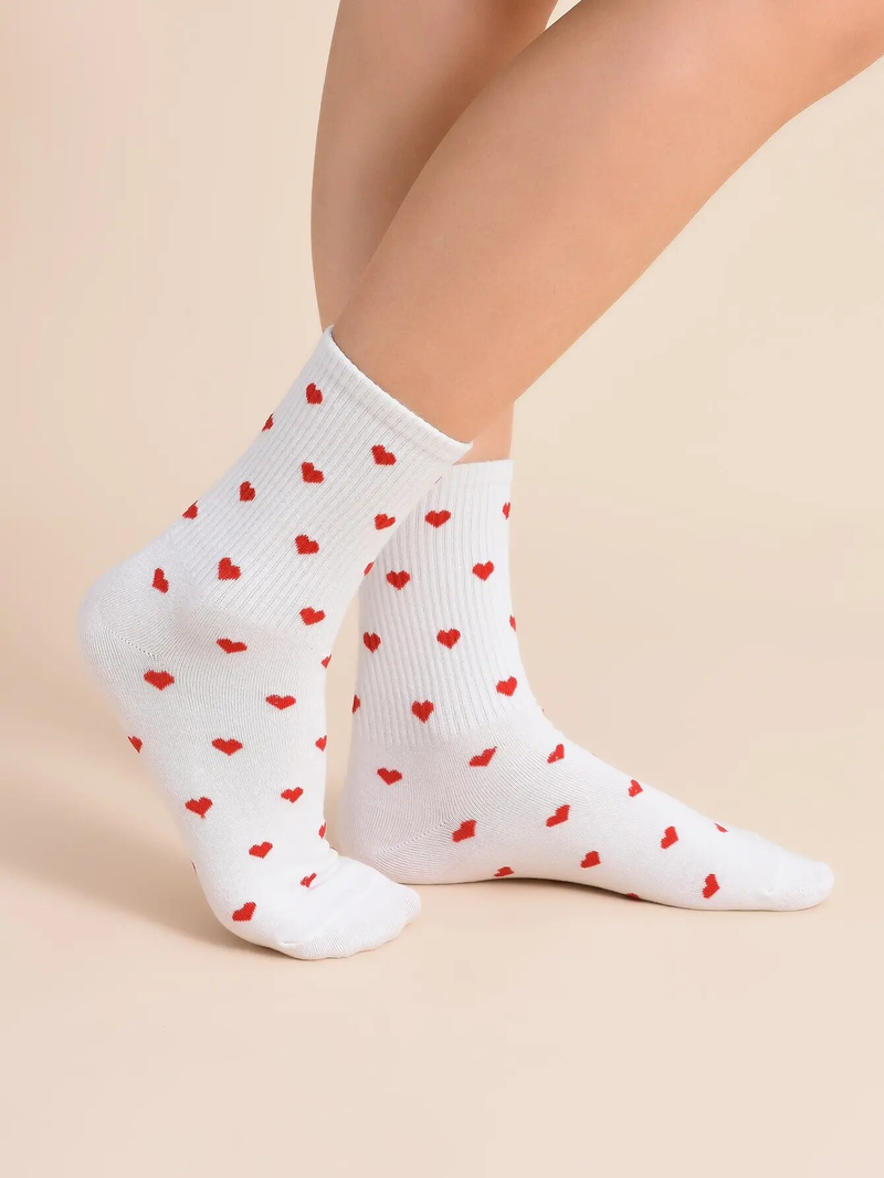 2 Pairs Women Middle Stockings Set Red Heart Pattern in White Socks Fashion Breathable For Female Casual Style_voghion.com