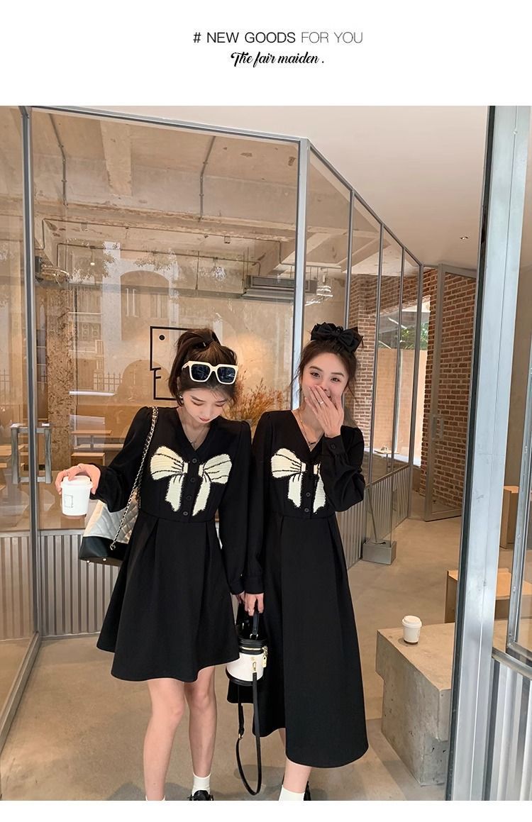 Abito oversize da donna con colletto a V Chubby che trasmette un'atmosfera snellente. Modello corto e lungo con fiocco, stile francese e un grazioso_voghion.com