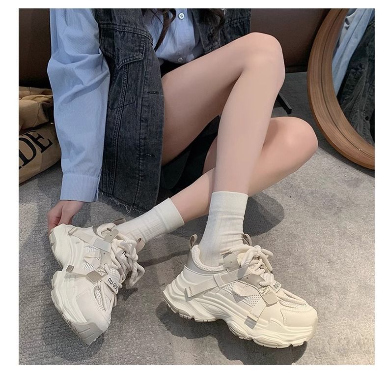 High Beauty Cloud 2024 Frühjahr Neue dicke Sohle runder Kopf, kleine duftende Canvas Casual Board Schuhe für Frauen_voghion.com