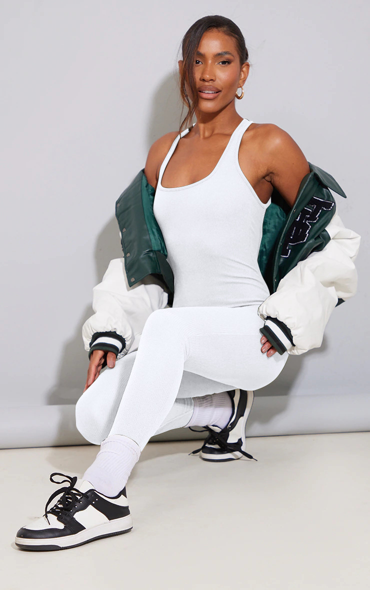 Einfarbiger, enger Yoga-Overall für Damen mit hoher Taille_voghion.com