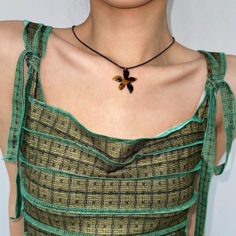 Gargantilla de hoja de arce sencilla de moda Q0KE, collar de cadena de clavícula de acrílico de moda, joyería Y2K_voghion.com
