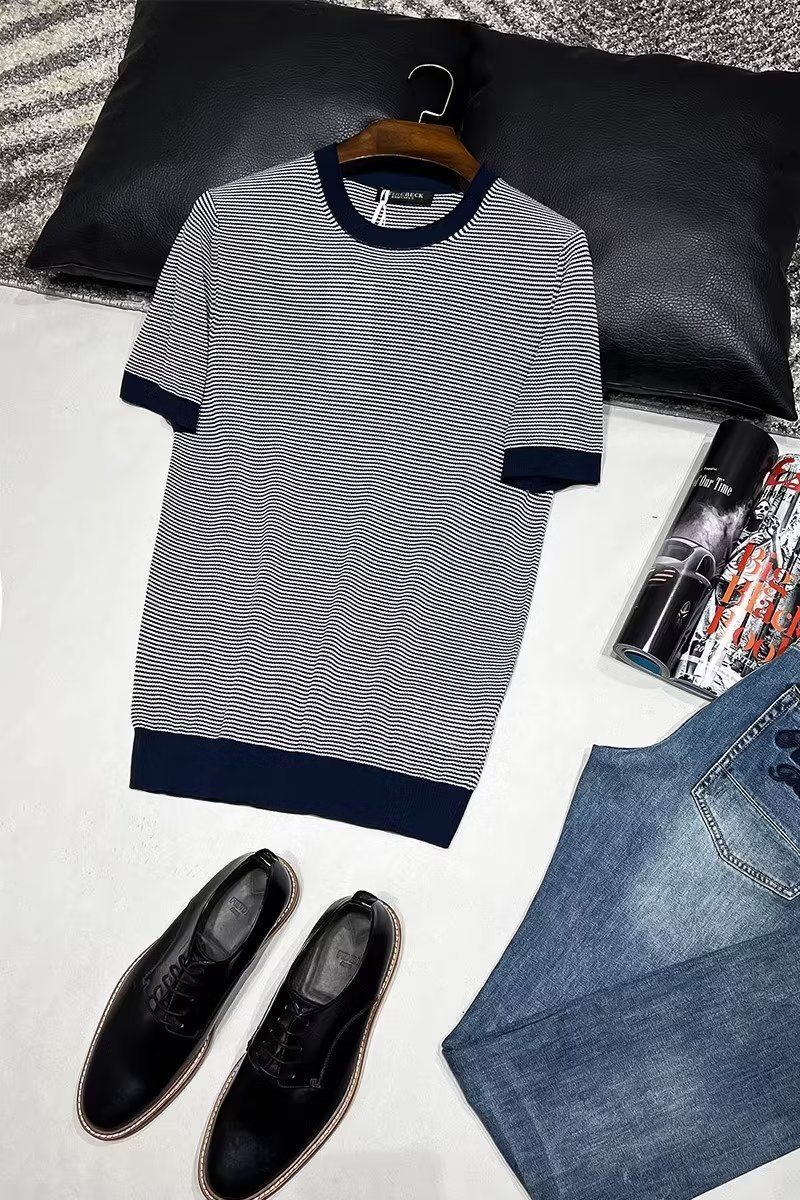 Herrenbekleidung lässiges Standard-T-Shirt Herren Sommer neue Mode Ins Trend Eis Seide Nadelstreifen gestrickt kurzärmelige Herrenoberteile_voghion.com