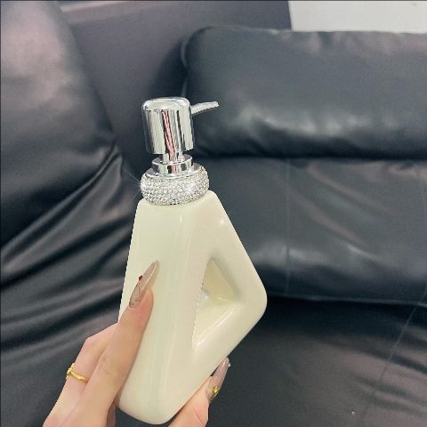 Luxury Crystal-Encrusted Triangle Ceramic Dispenser Bottle – Elegant Shampoo & Lotion Pump For Bathroom & Vanity_voghion.com