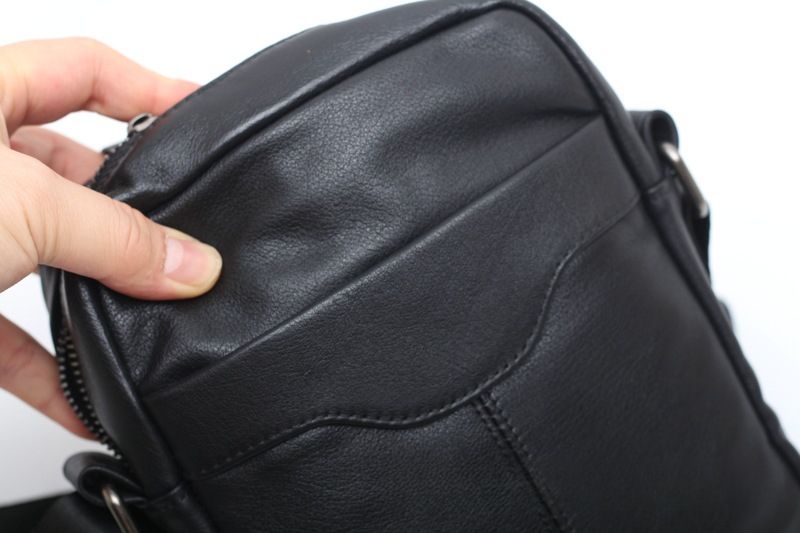 Korean Version Of The Men's Business Leather Soft Surface Zipper Small Square Cell Phone Crossbody Bag 2025 Fall And Winter New_voghion.com