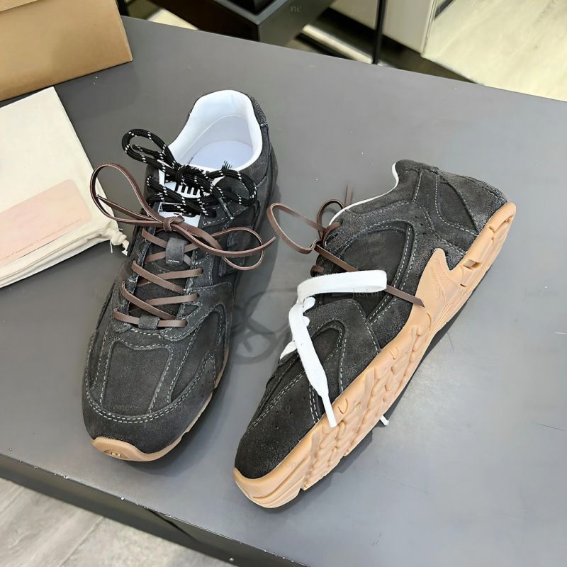 Lacci per scarpe casual sportivi in pelle bicolore, sfregamento e invecchiamento, MIU Home Forrest Gump, allenamento tedesco, da donna_voghion.com