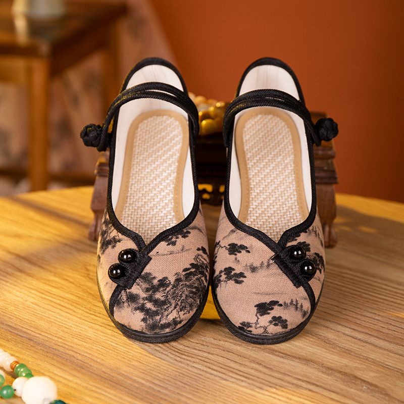 Damenschuhe Frühling Neuer Stil Alte Peking-Stoffschuhe Ethnische Mutter Mittleren Alters Und Älterer Weicher Boden Antiker Stil Bestickte Schuhe Damen_voghion.com