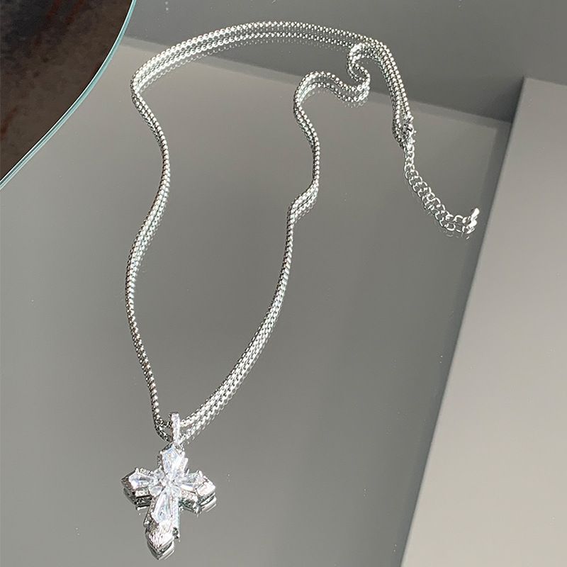 Collana con ciondolo a croce in zircone, design semplice e alla moda, catena per clavicola, gioielli di lusso di alta gamma per le donne_voghion.com