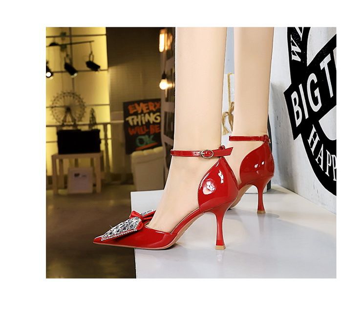 8323-H21 koreai divat bankett üreges magassarkú, sekély szájú hegyes víz gyémánt masniszíj, női szandál_voghion.com