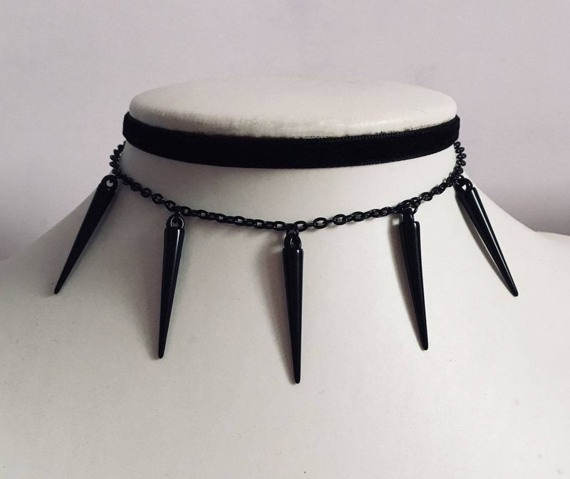 Colares Colar de Veludo com Corrente de Cone Preto Gótico_voghion.com